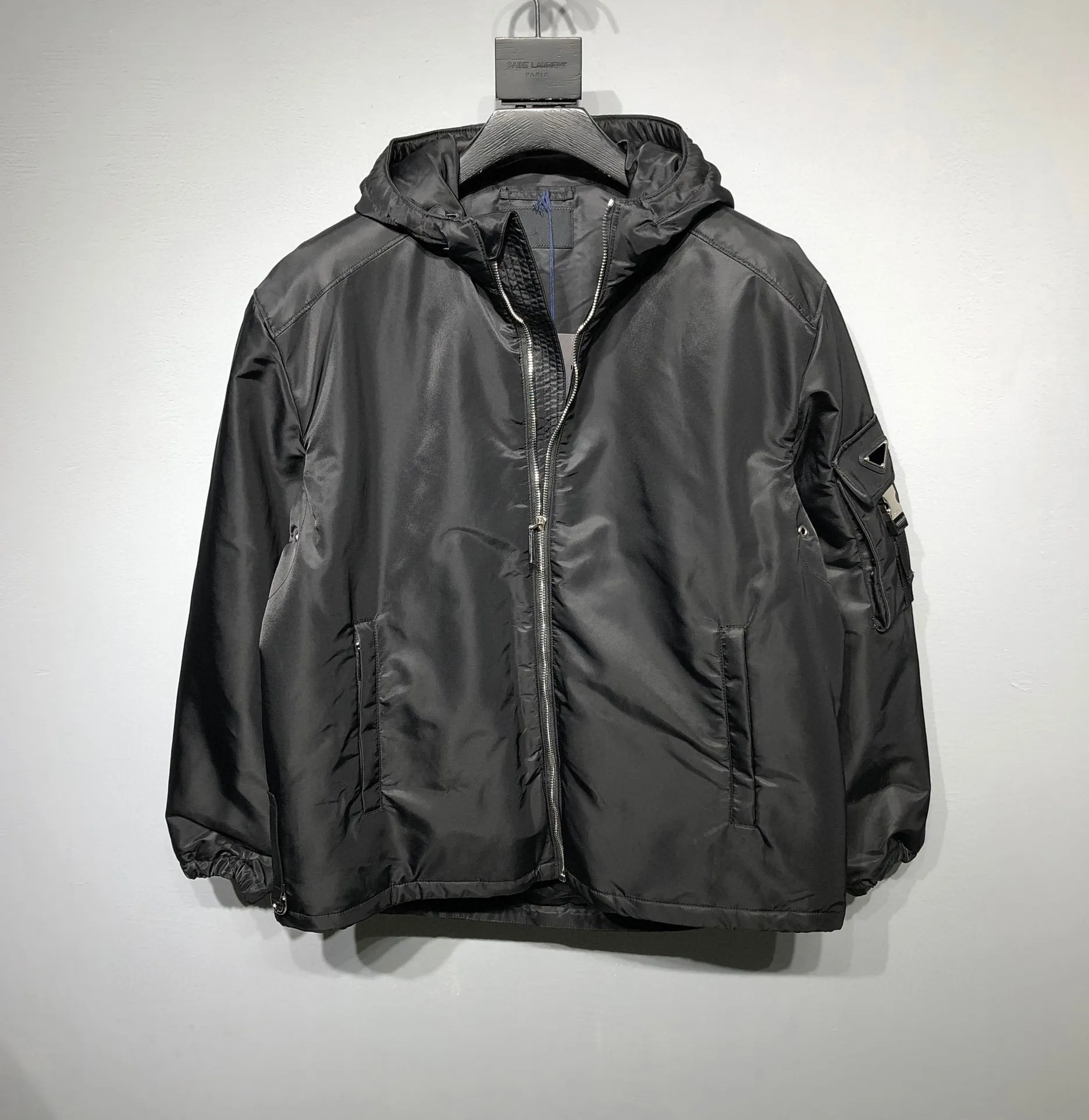 f29dbaf8-b6c9-4afc-a5ff-84196c6019f5